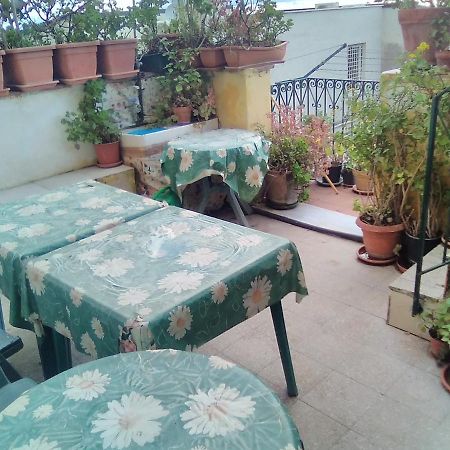 Room In Guest Room - Single Room With Shared Bathroom تاورمينا المظهر الخارجي الصورة