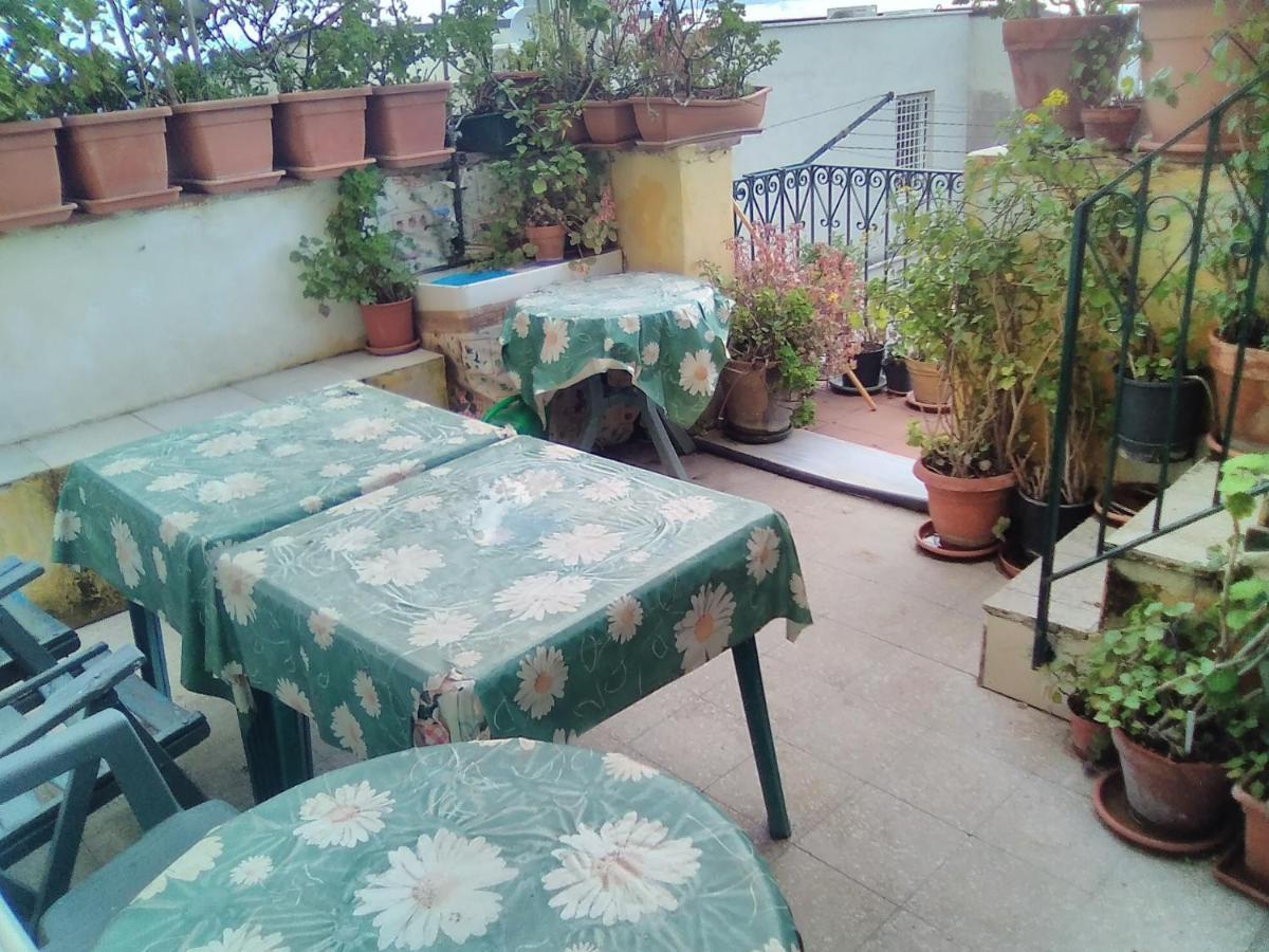 Room In Guest Room - Single Room With Shared Bathroom تاورمينا المظهر الخارجي الصورة